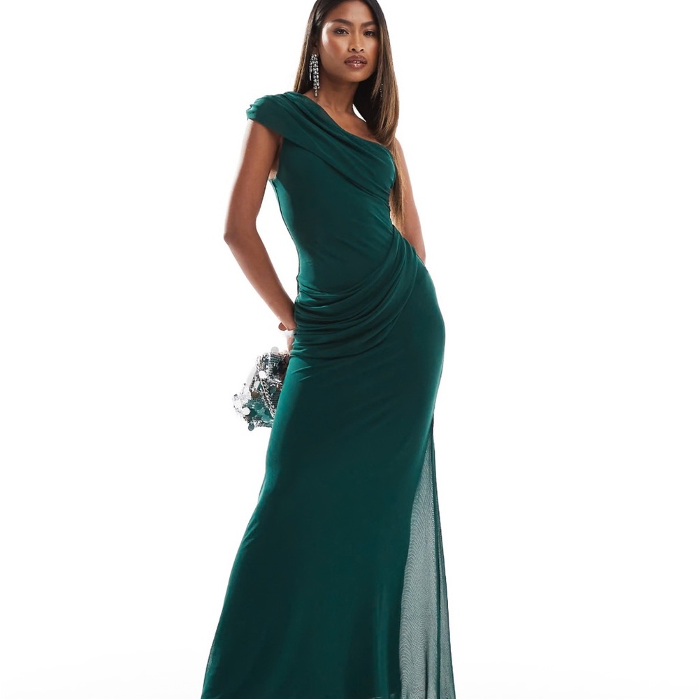 Elegant Green Evening Gown